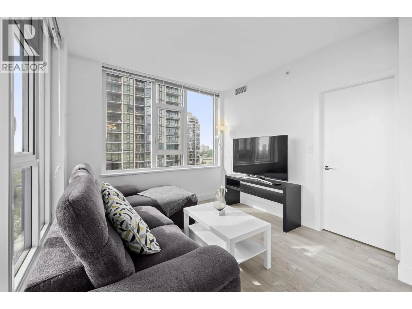 1610 7303 NOBLE LANE