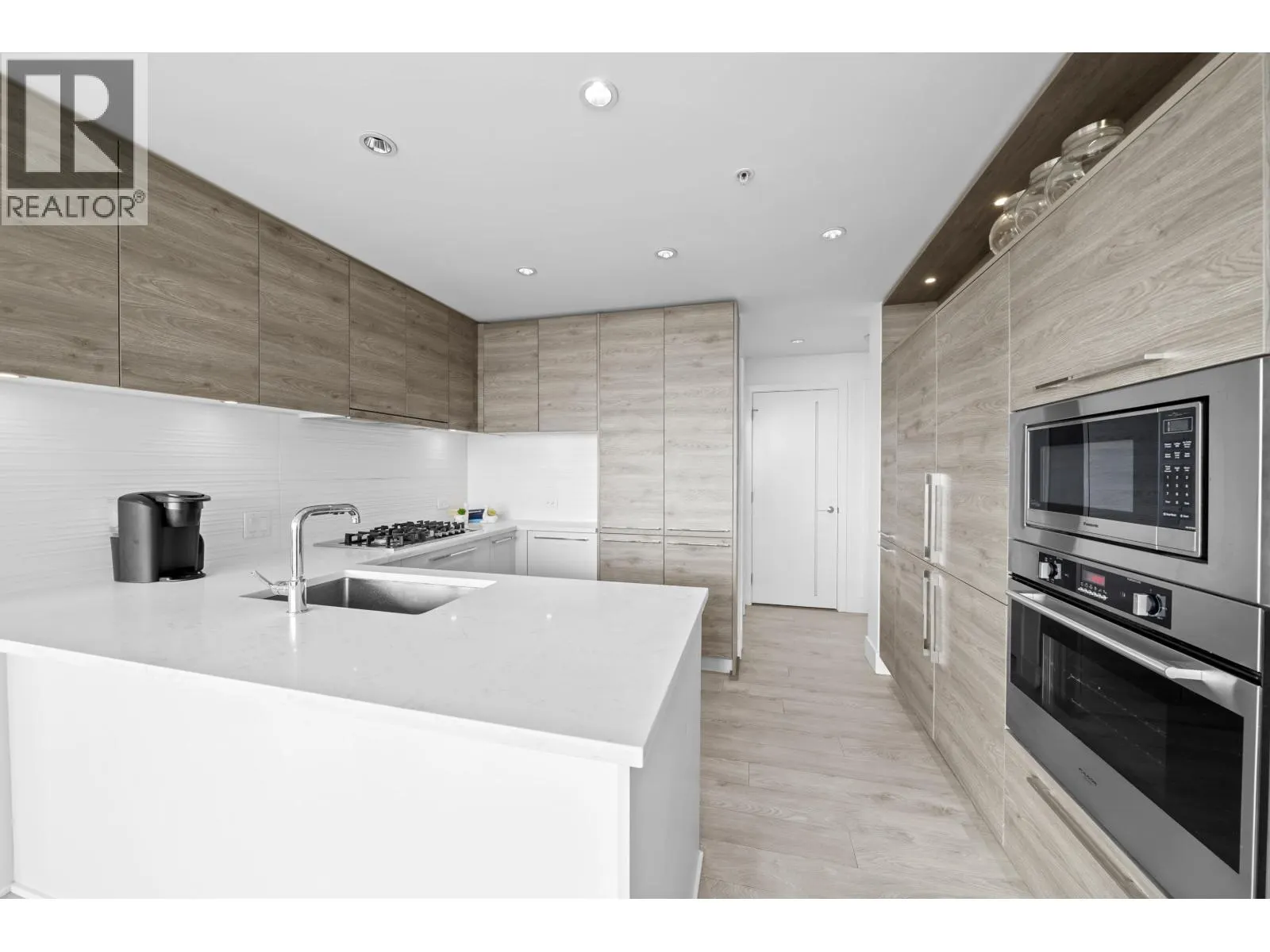 1610 7303 NOBLE LANE