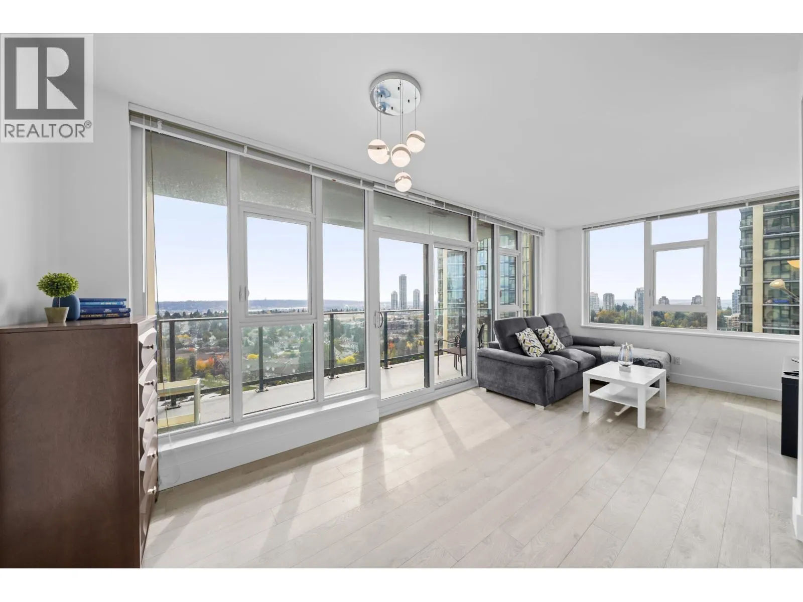 1610 7303 NOBLE LANE
