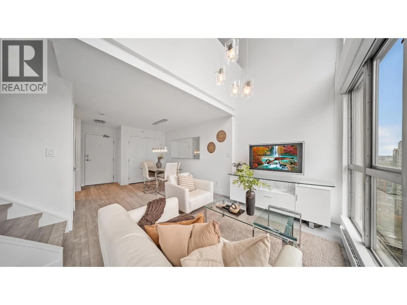 1802 1238 RICHARDS STREET