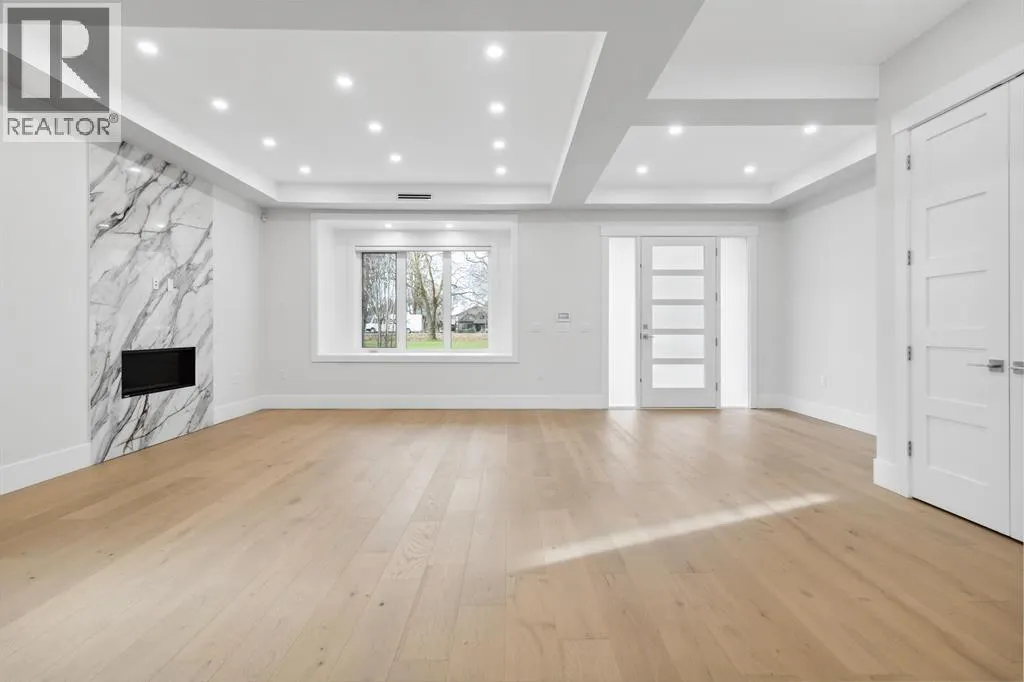 1240 LANCASTER CRESCENT