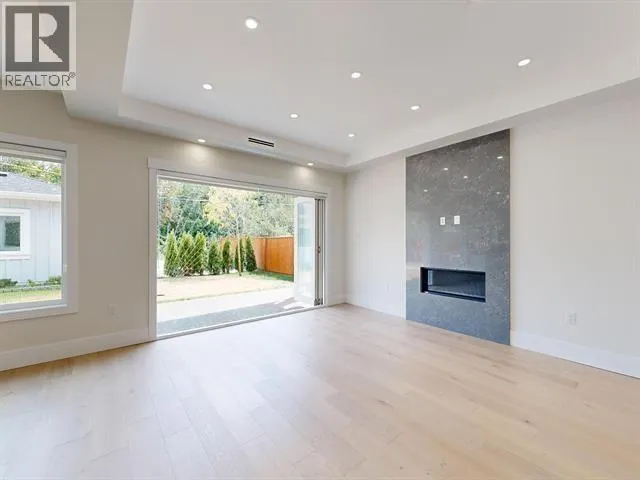 1240 LANCASTER CRESCENT