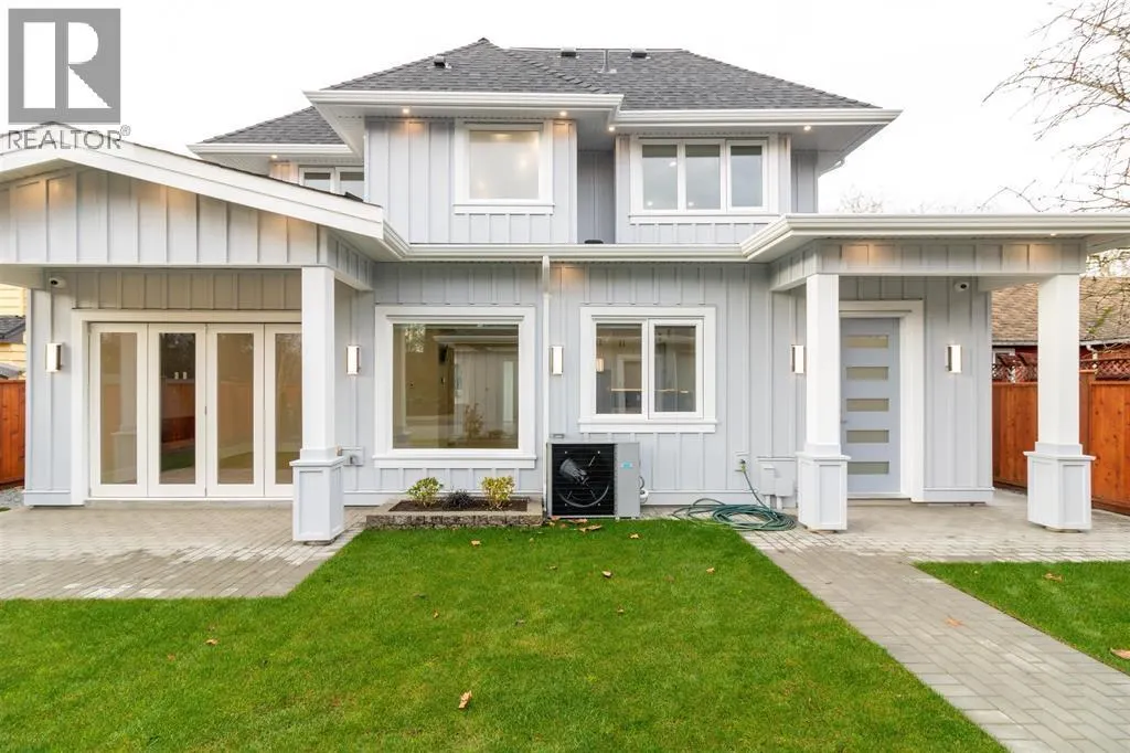 1240 LANCASTER CRESCENT