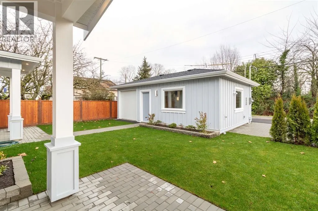 1240 LANCASTER CRESCENT