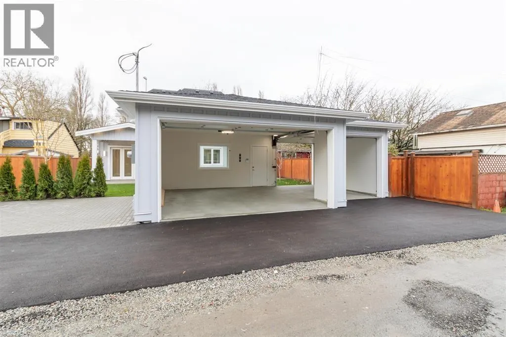 1240 LANCASTER CRESCENT