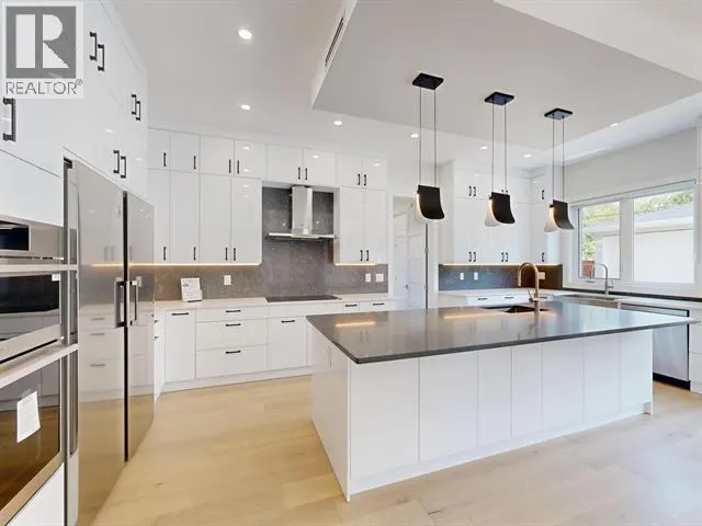 1240 LANCASTER CRESCENT