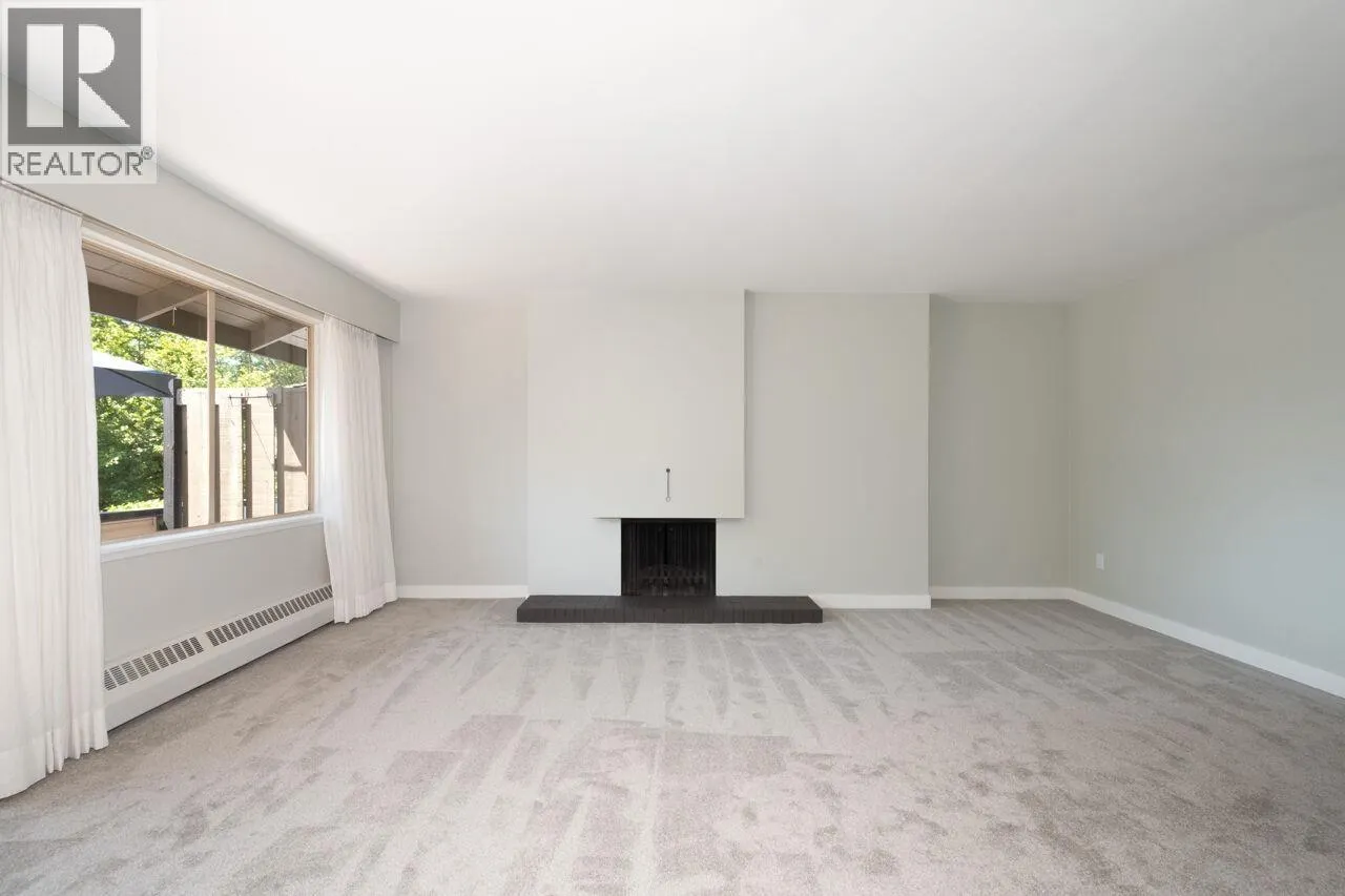 810 235 KEITH ROAD