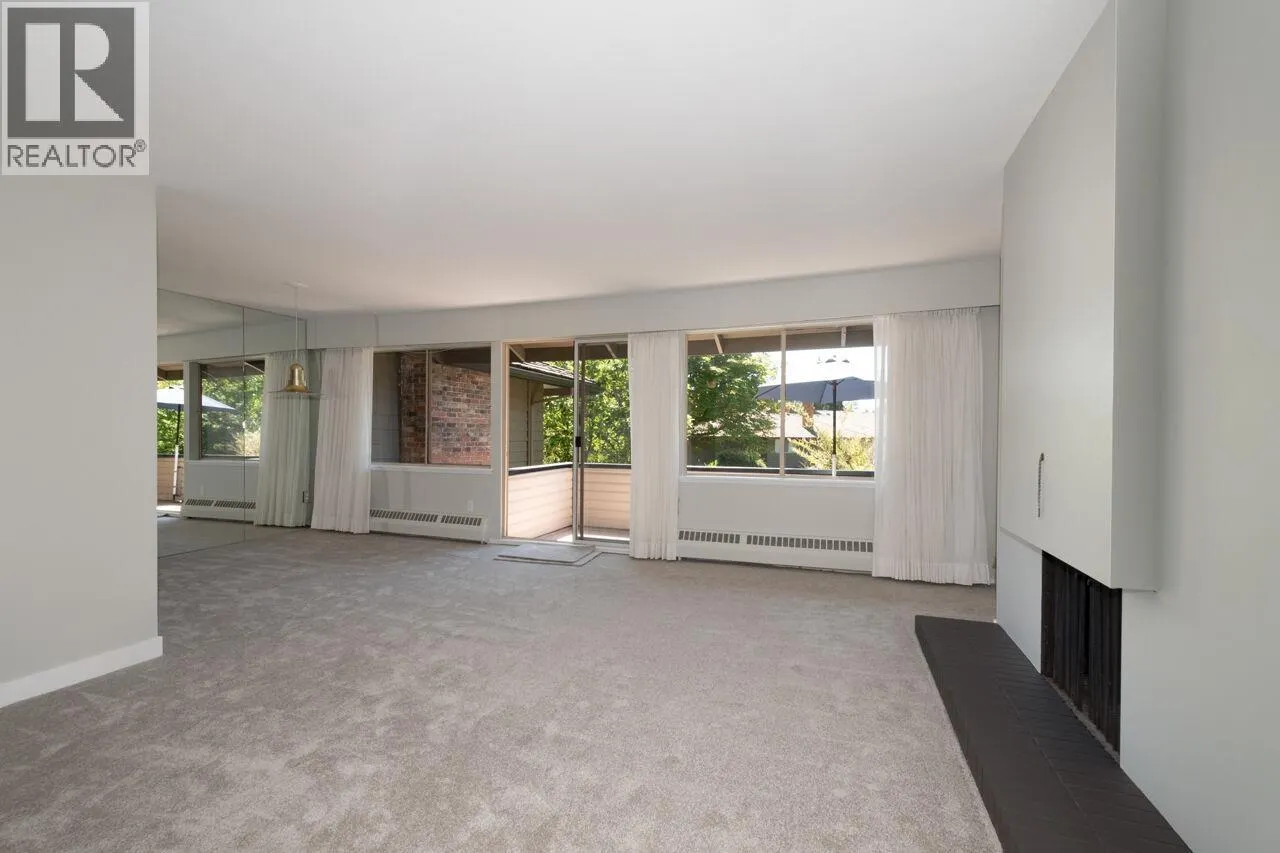 810 235 KEITH ROAD