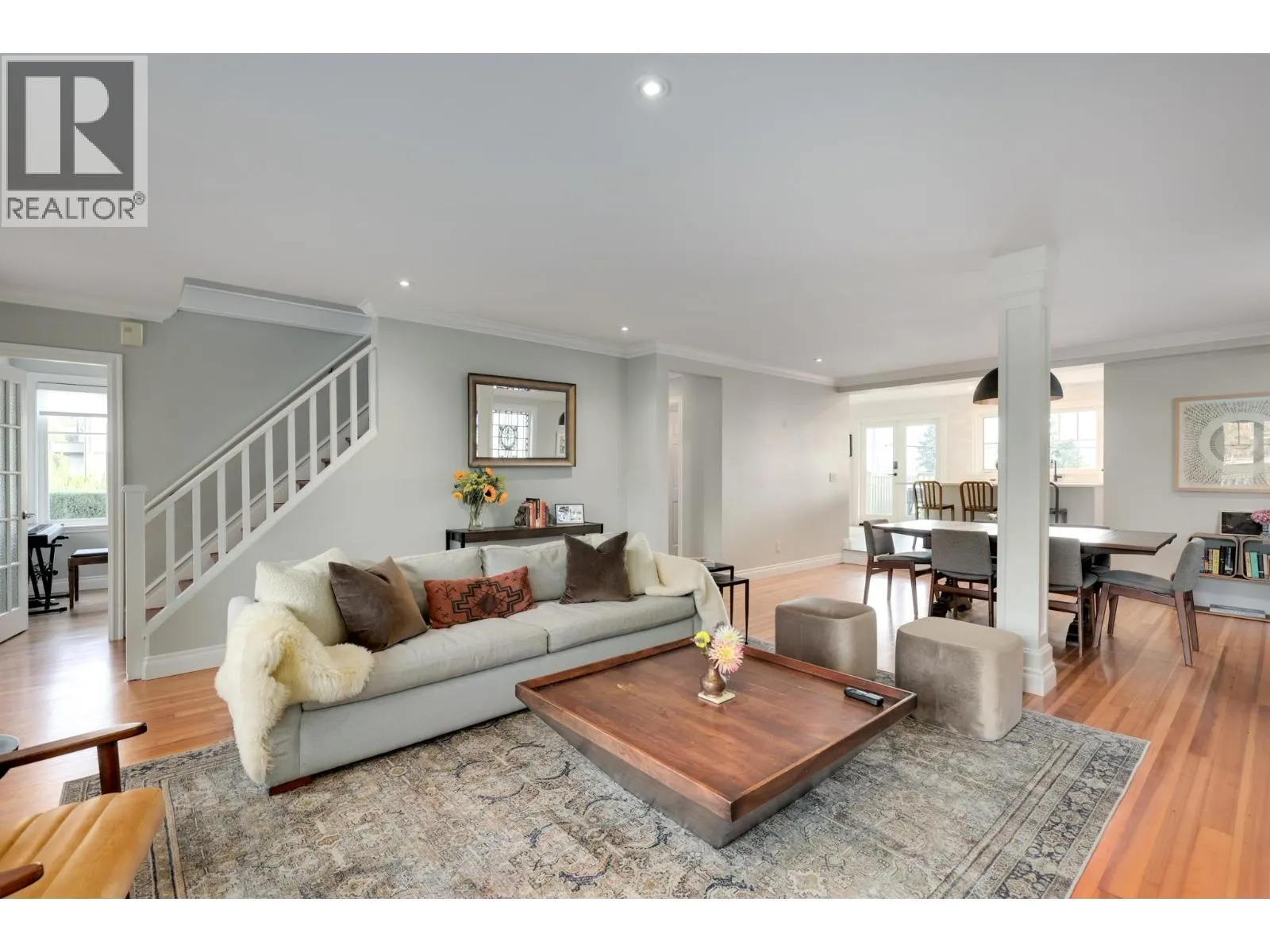 563 E 6TH STREET