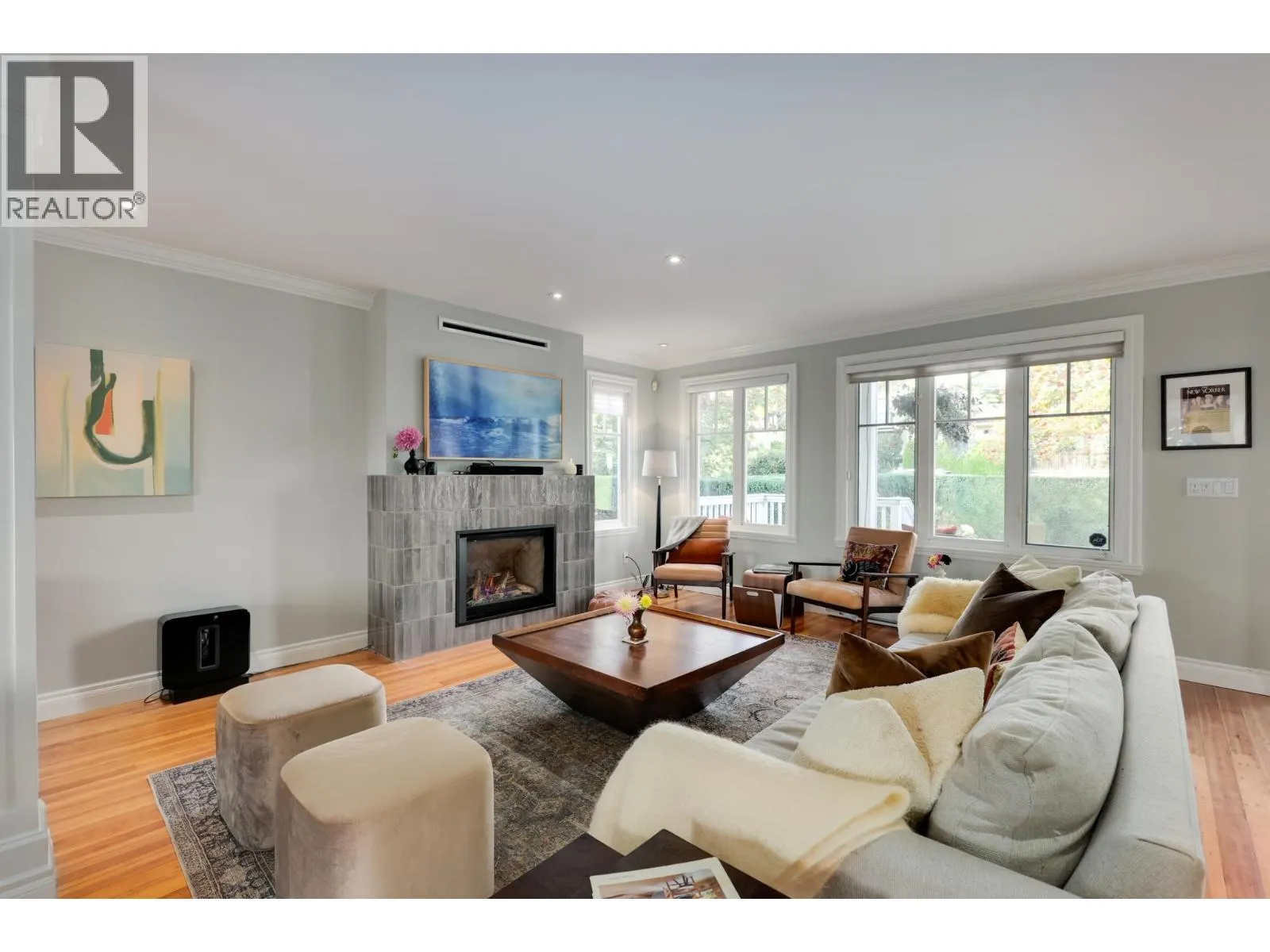 563 E 6TH STREET