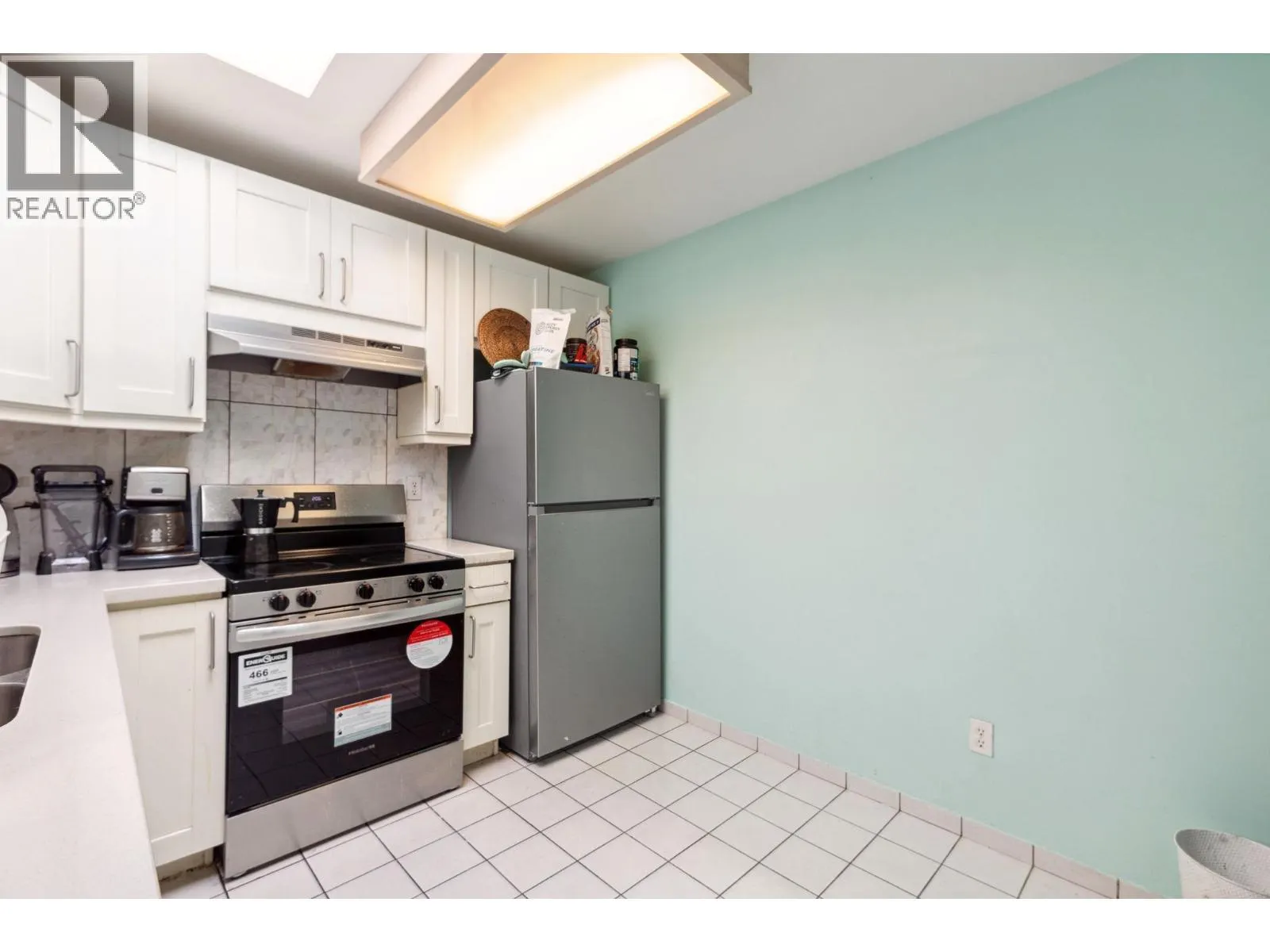 309 7368 ROYAL OAK AVENUE