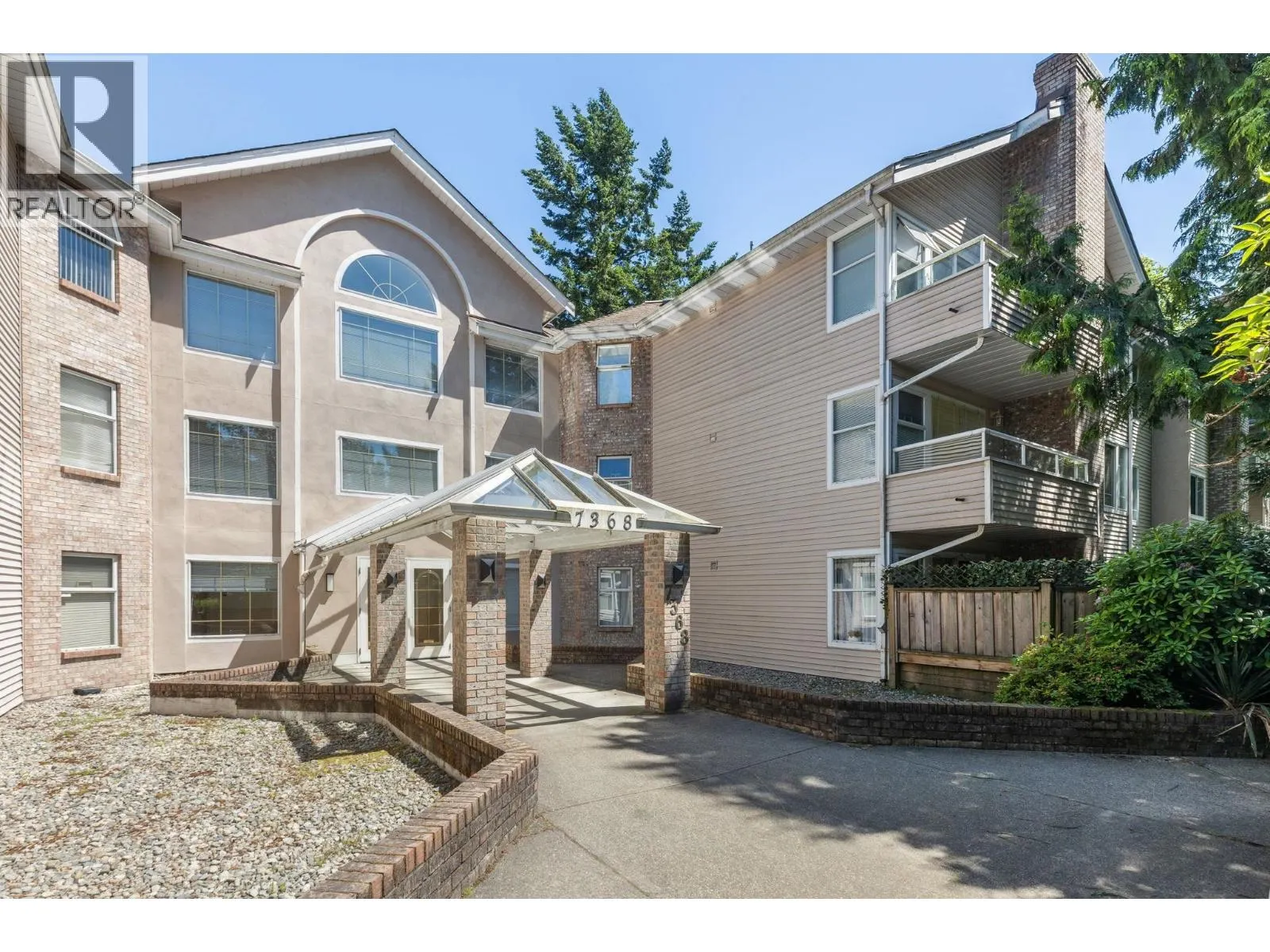 309 7368 ROYAL OAK AVENUE