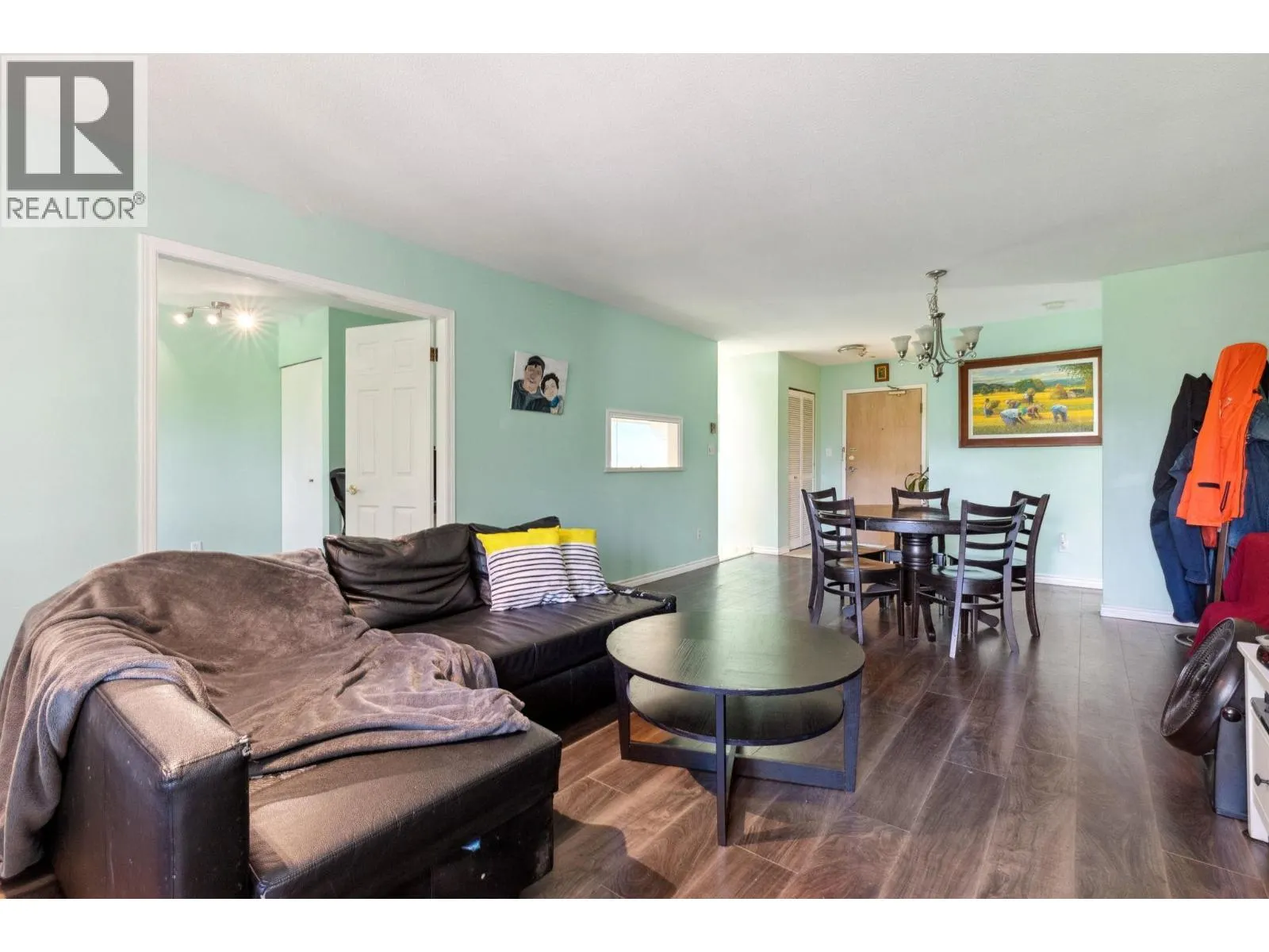 309 7368 ROYAL OAK AVENUE