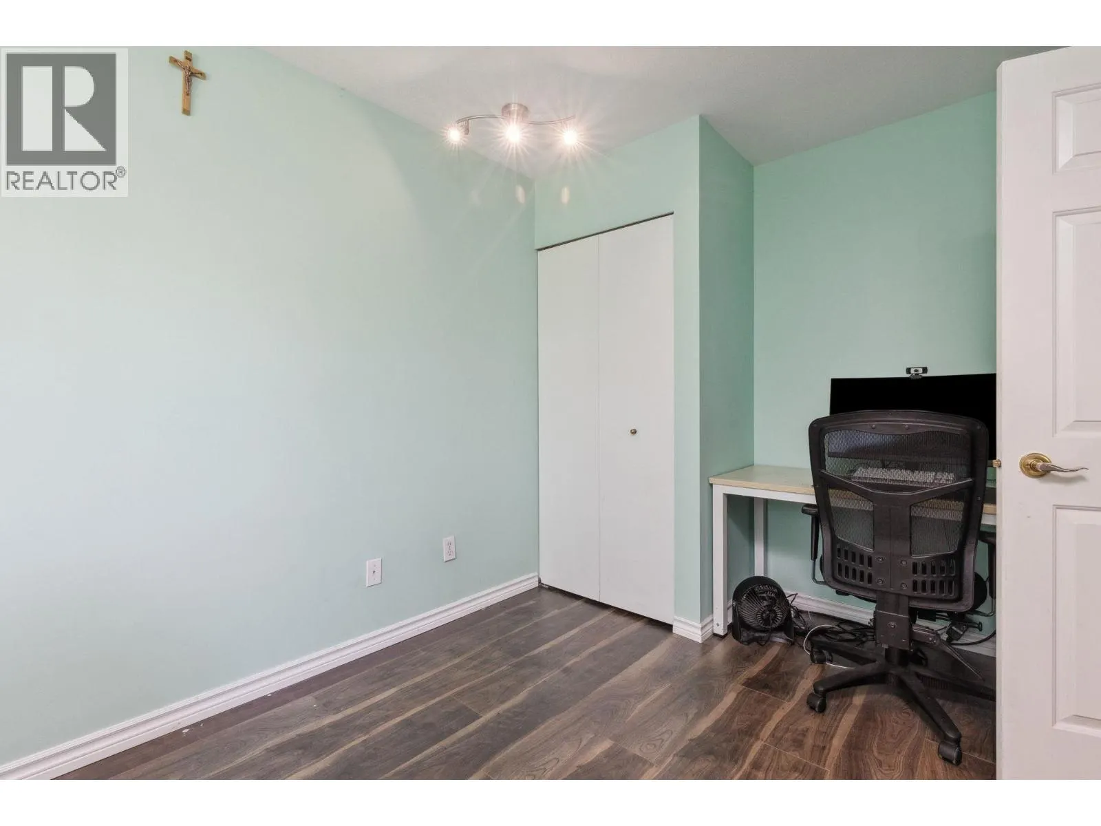 309 7368 ROYAL OAK AVENUE