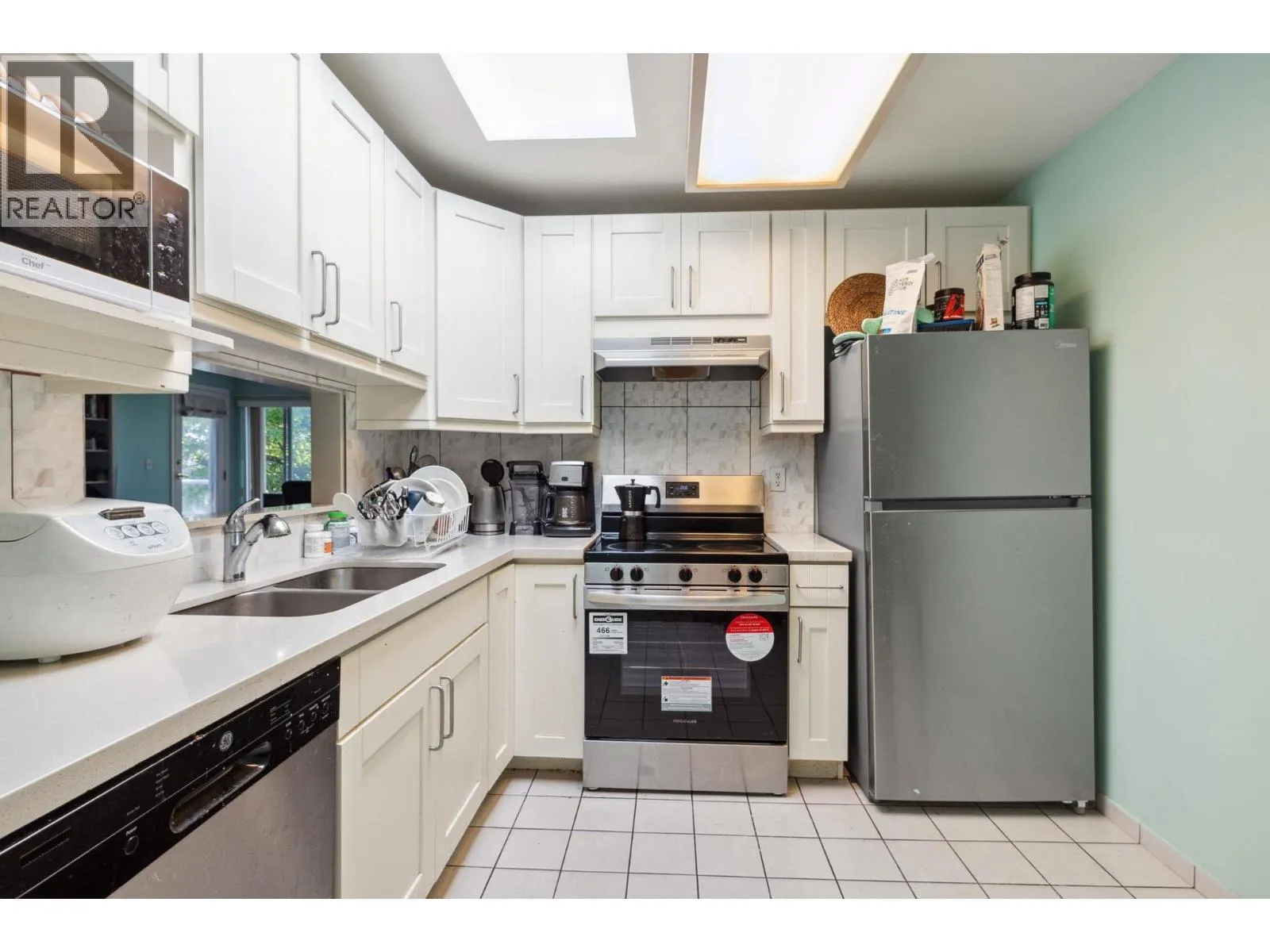 309 7368 ROYAL OAK AVENUE