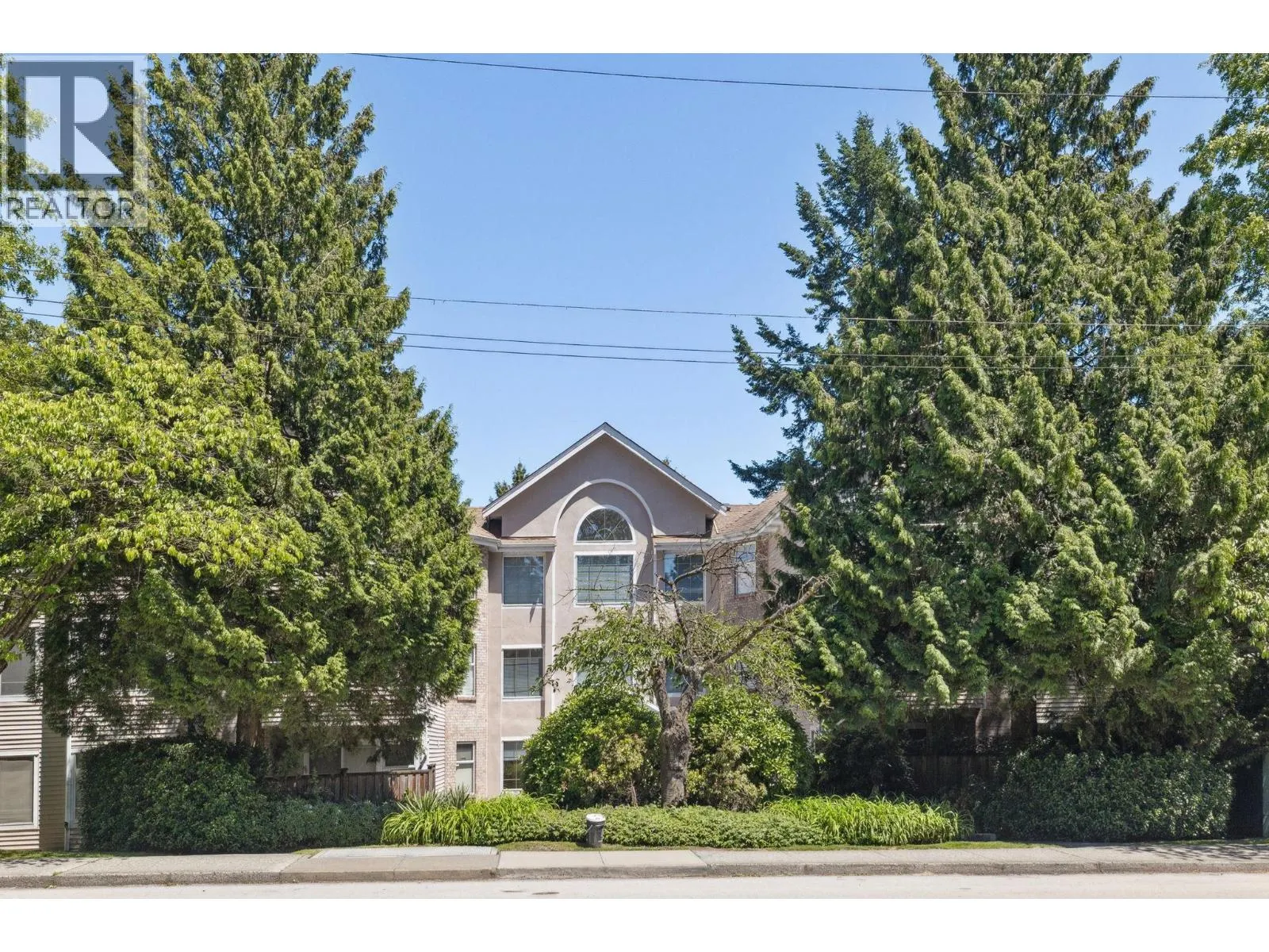 309 7368 ROYAL OAK AVENUE