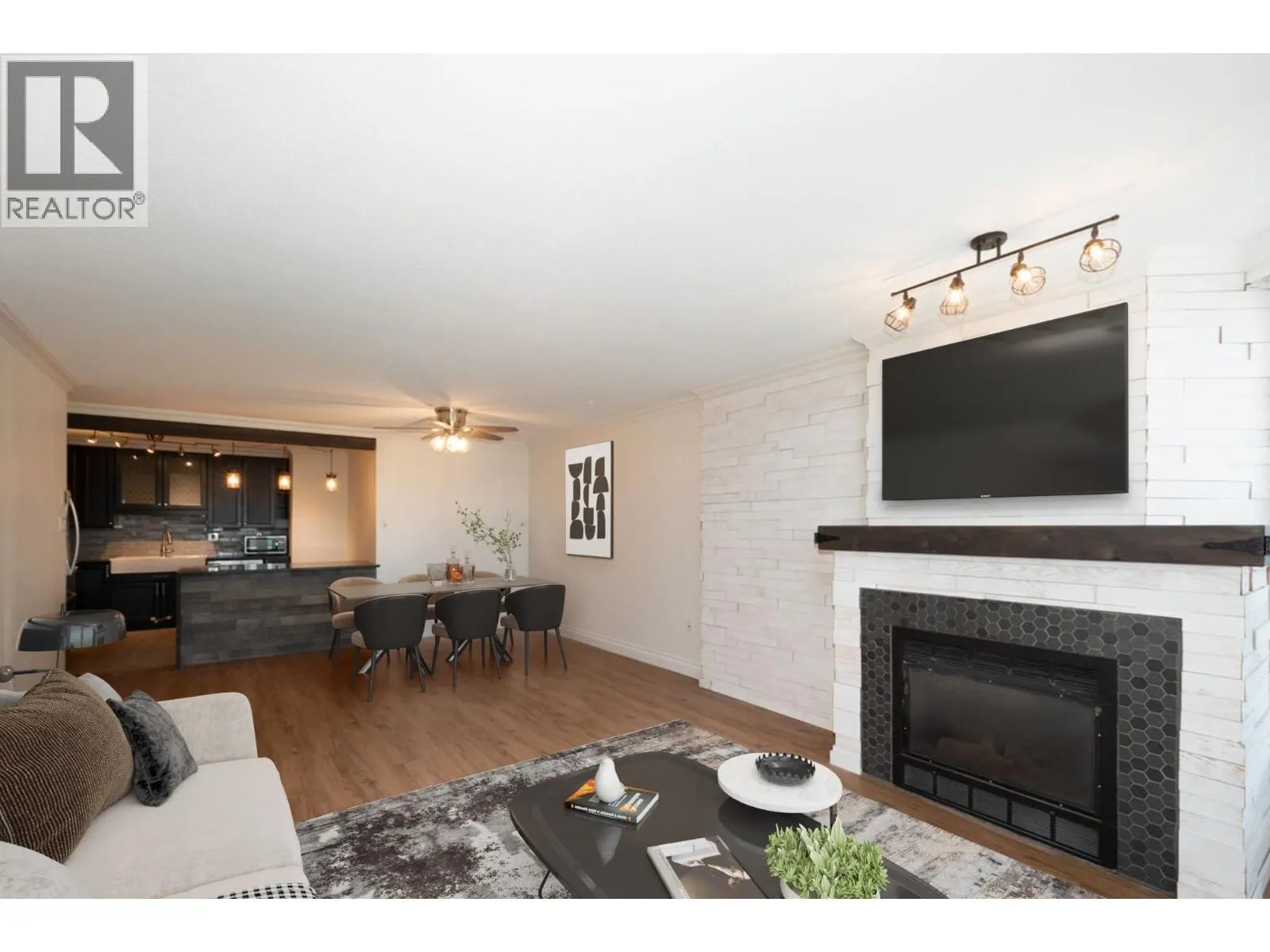 605 1245 QUAYSIDE DRIVE