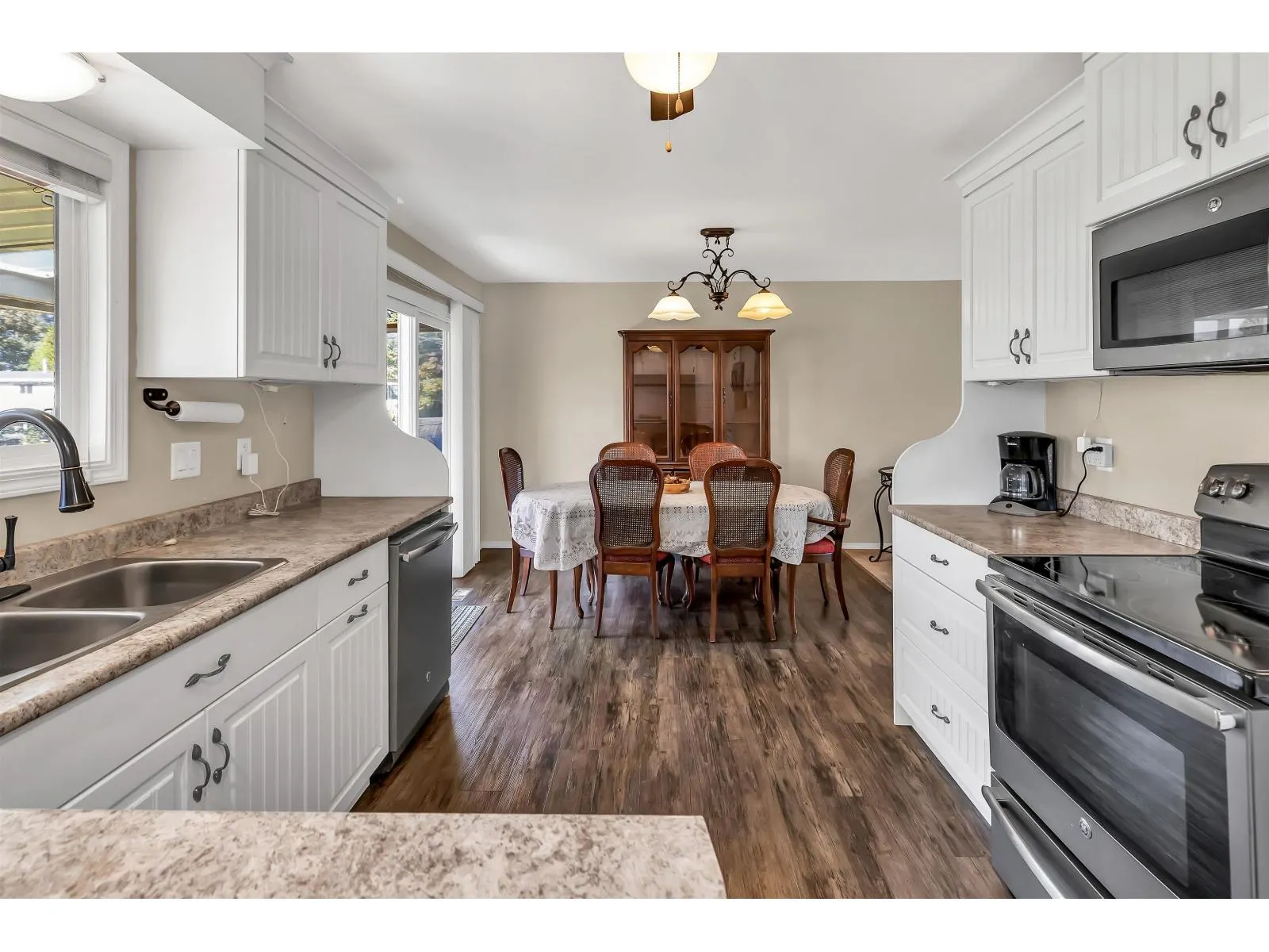 8775 VICARS STREET|Chilliwack Proper West