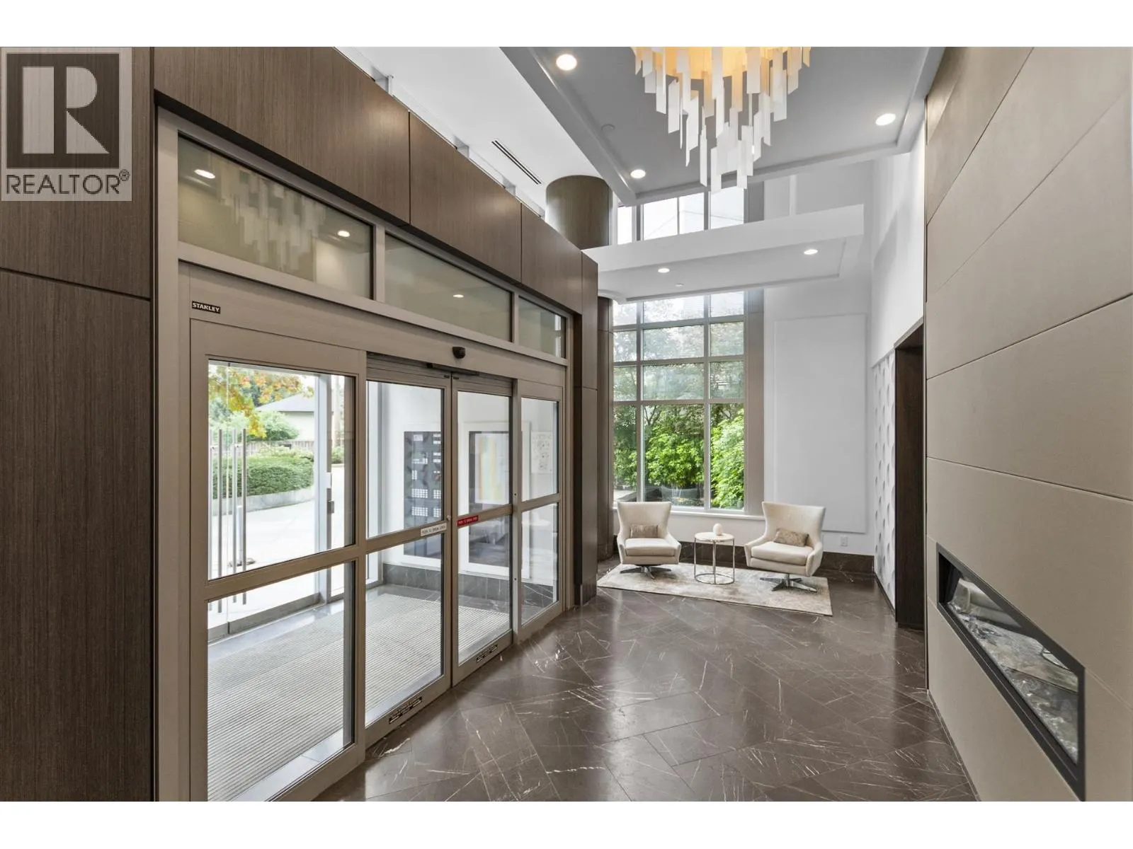 1408 520 COMO LAKE AVENUE