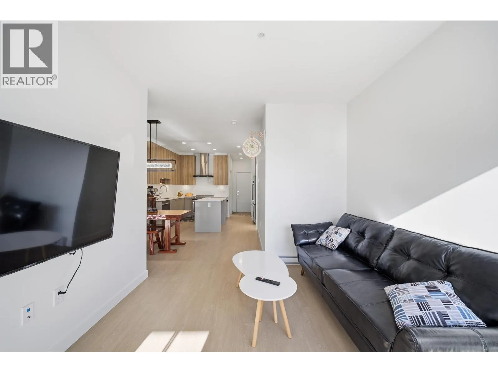 309 7588 16TH STREET