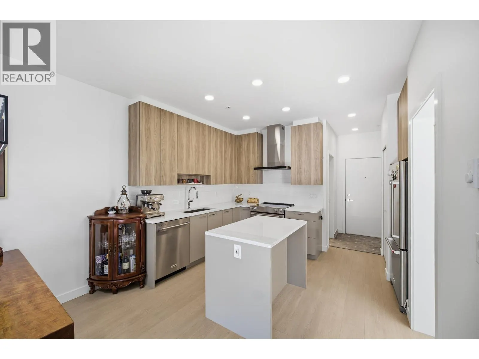 309 7588 16TH STREET