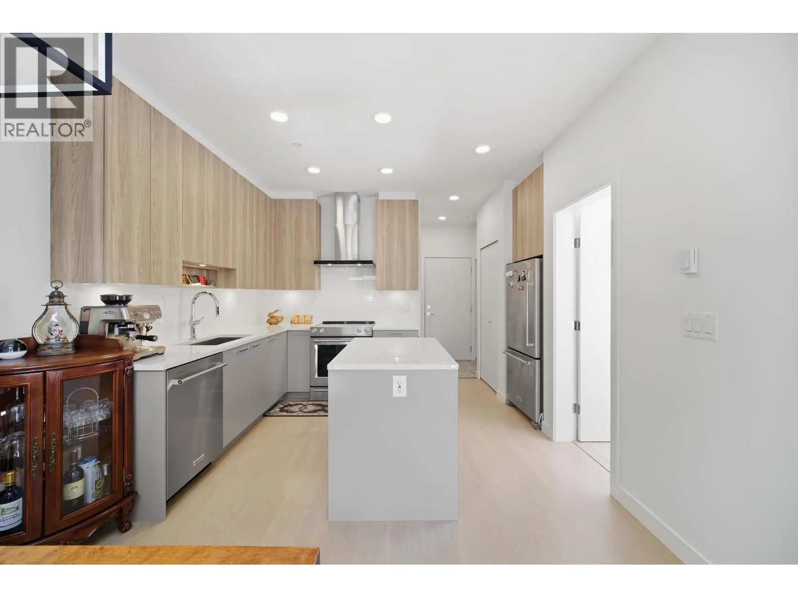 309 7588 16TH STREET
