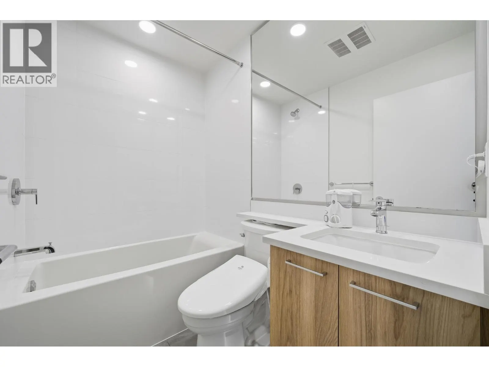 309 7588 16TH STREET