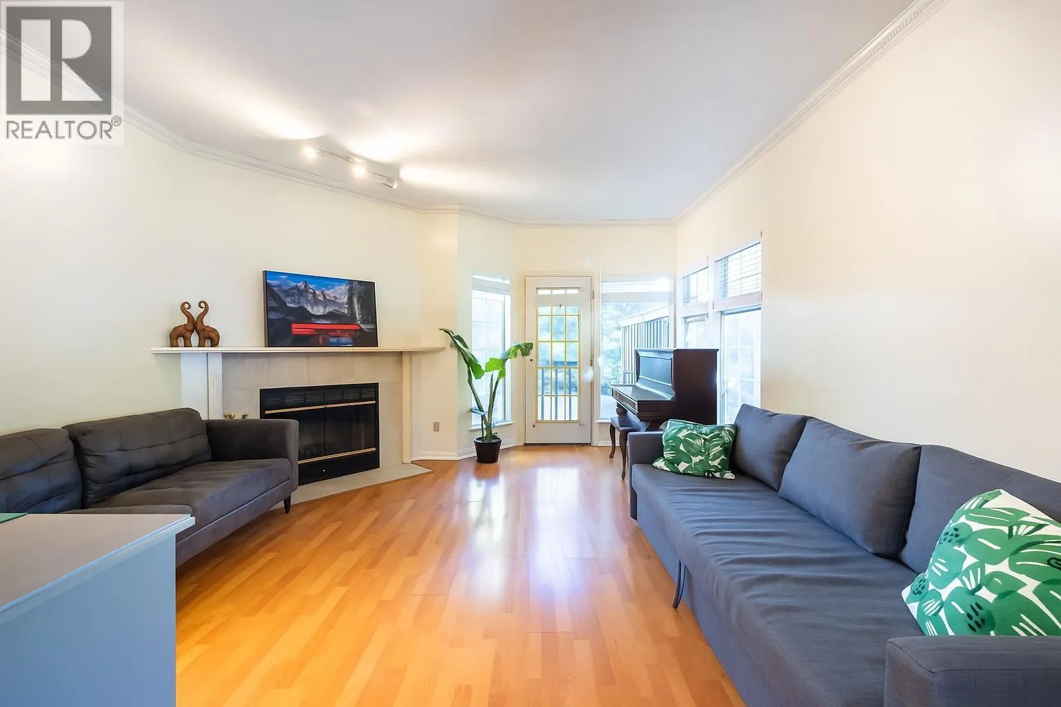 180 100 LAVAL STREET
