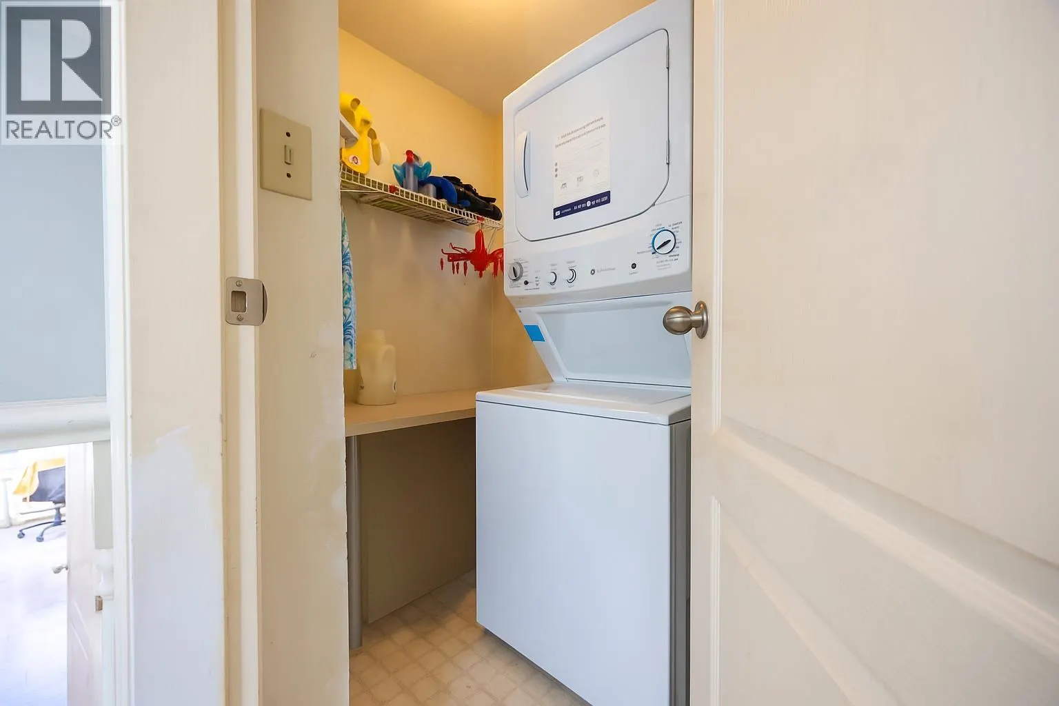 180 100 LAVAL STREET
