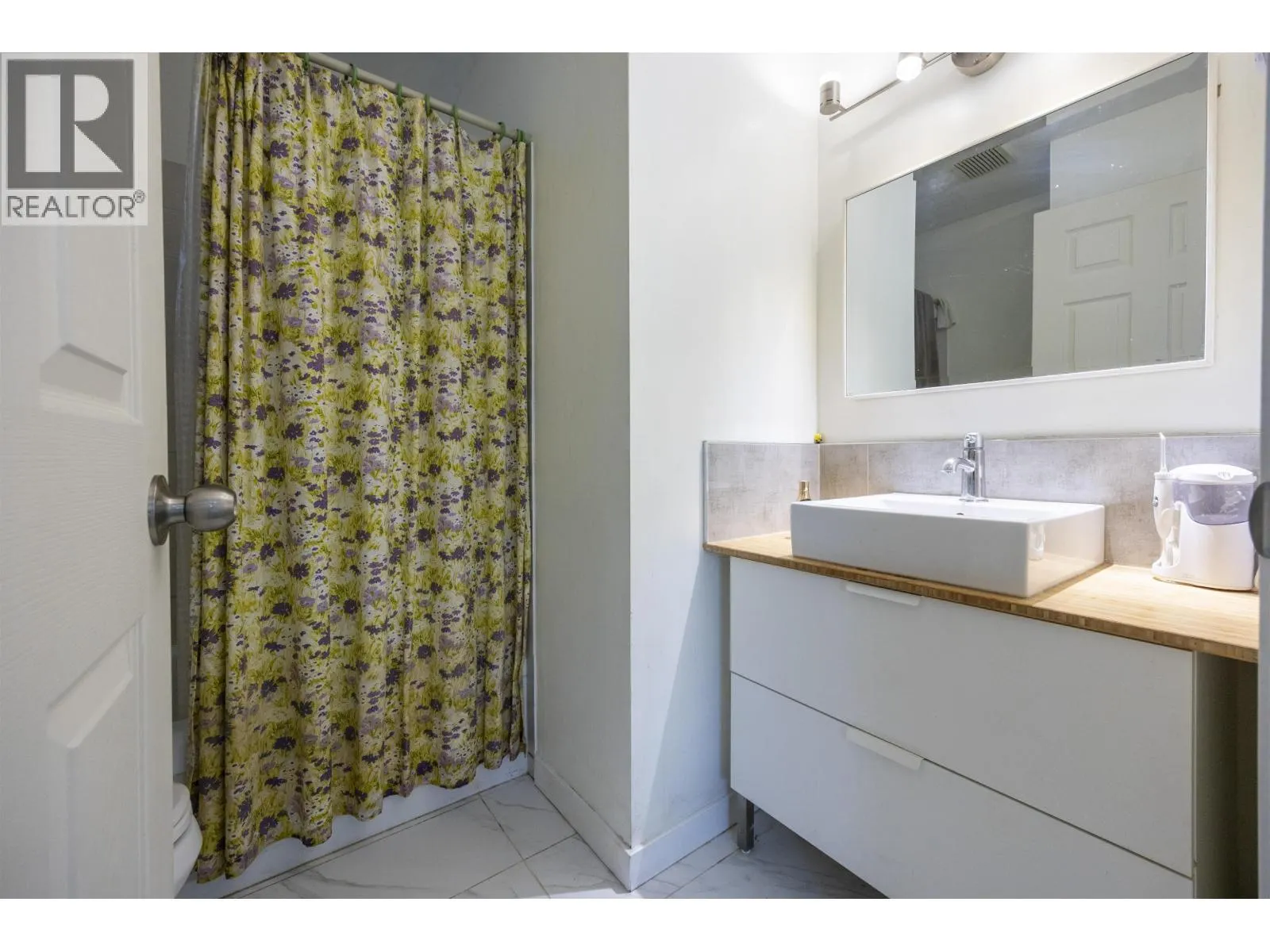 180 100 LAVAL STREET