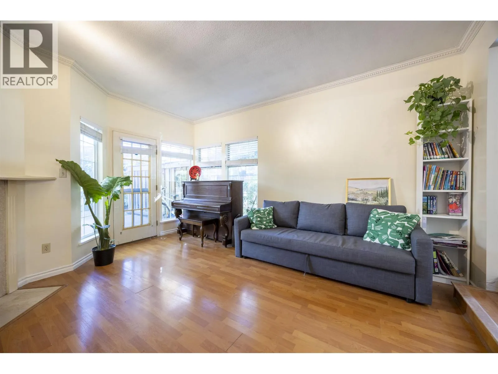 180 100 LAVAL STREET