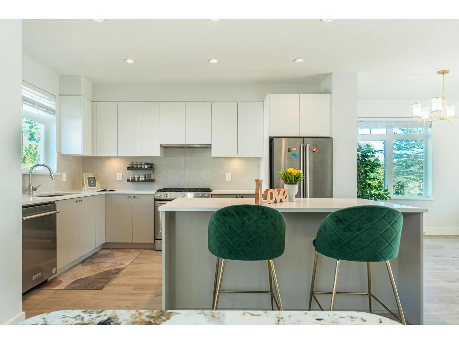 18 2070 OAK MEADOWS DRIVE