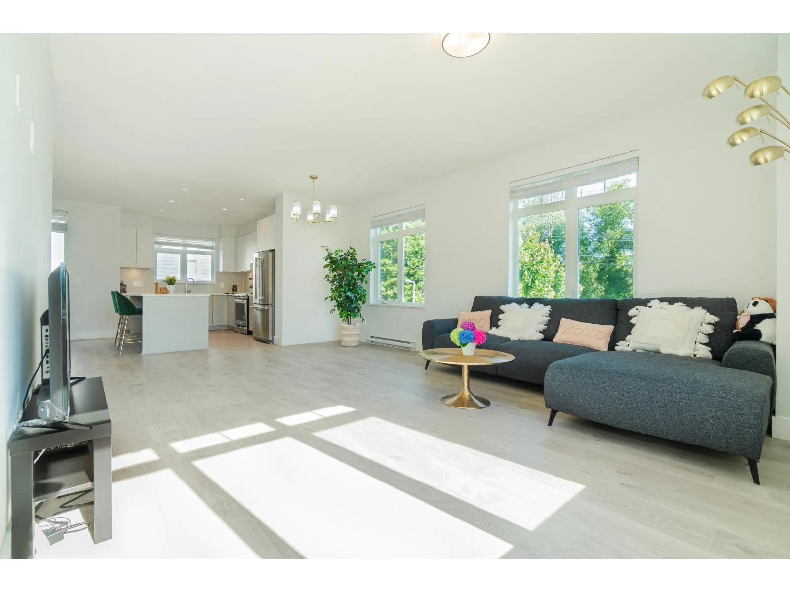 18 2070 OAK MEADOWS DRIVE