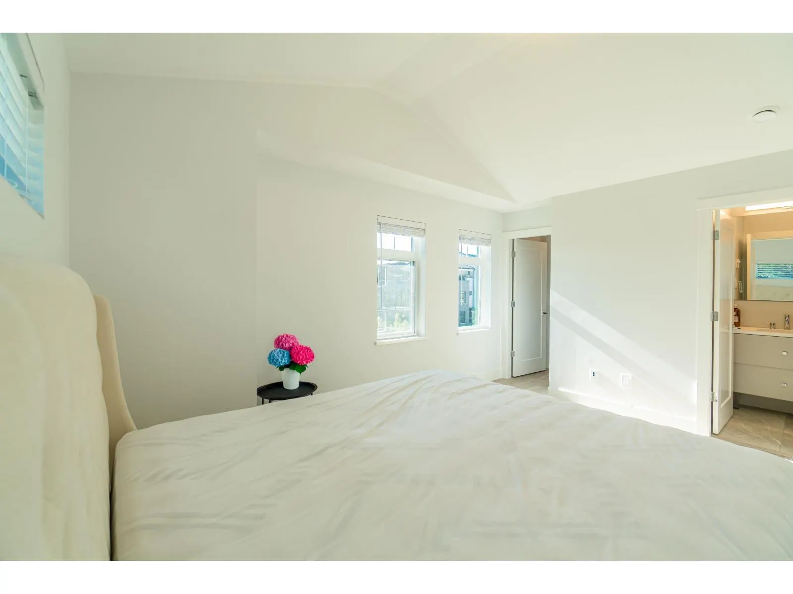 18 2070 OAK MEADOWS DRIVE