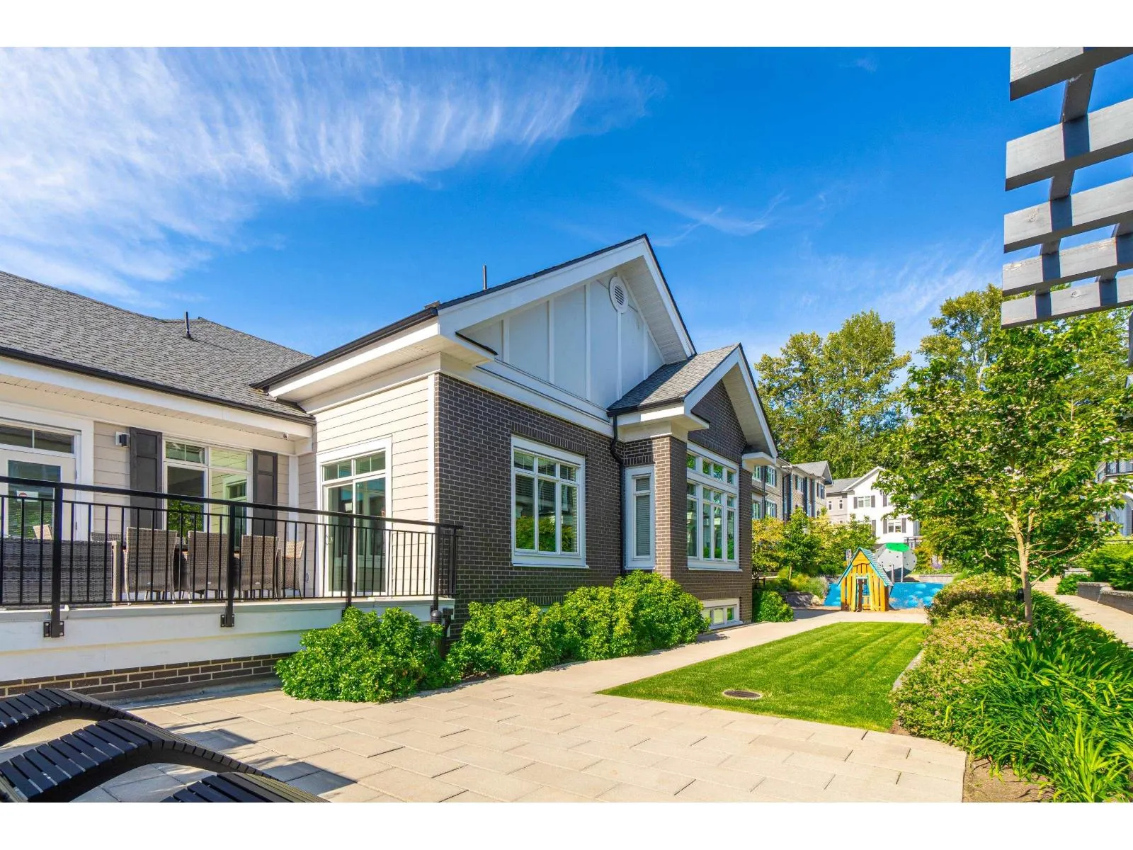 18 2070 OAK MEADOWS DRIVE