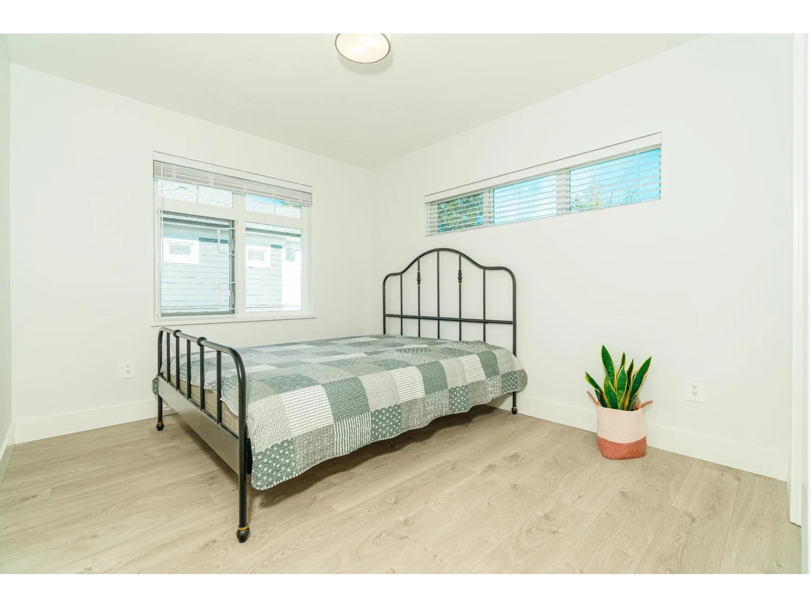 18 2070 OAK MEADOWS DRIVE