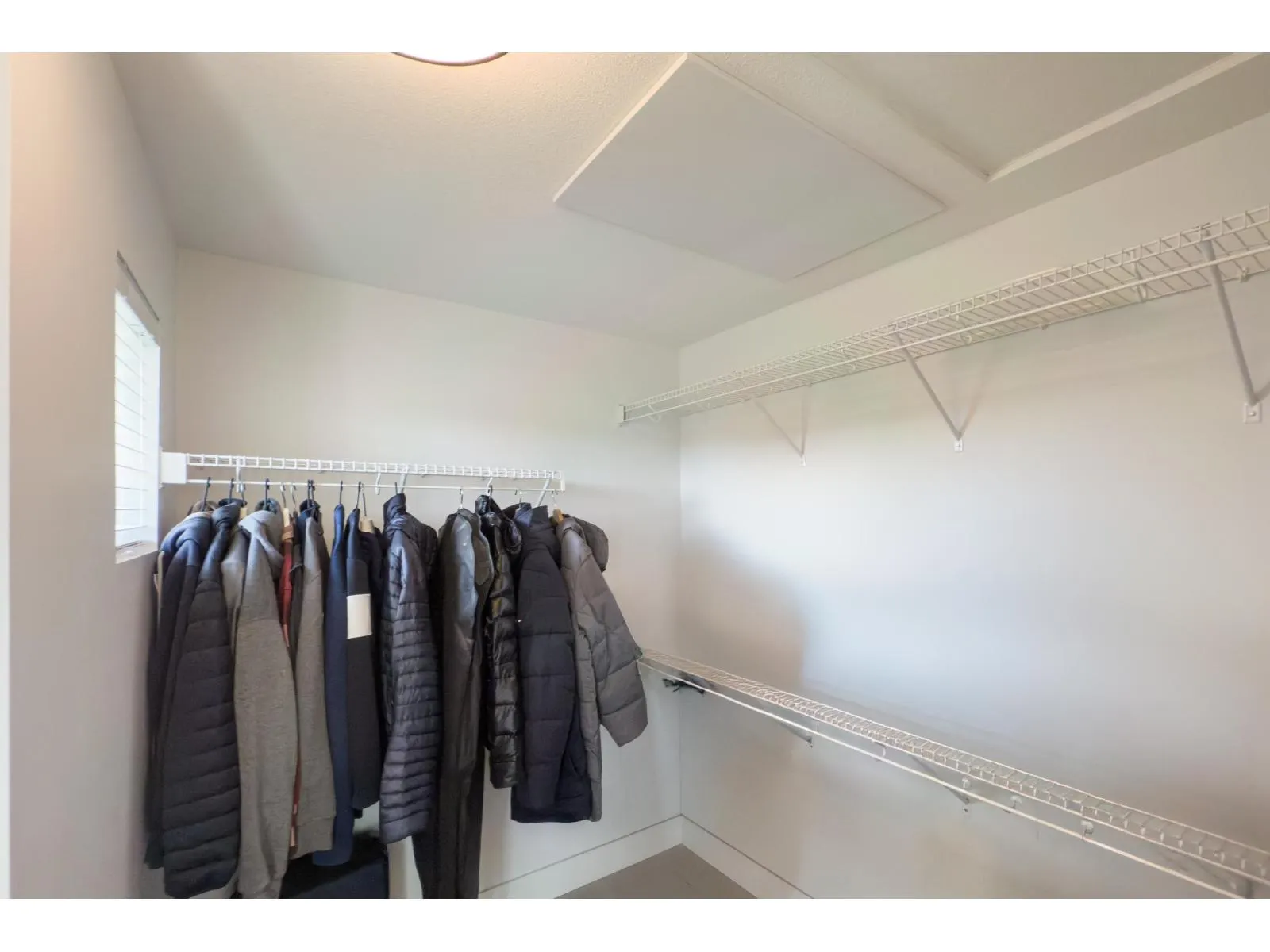 18 2070 OAK MEADOWS DRIVE