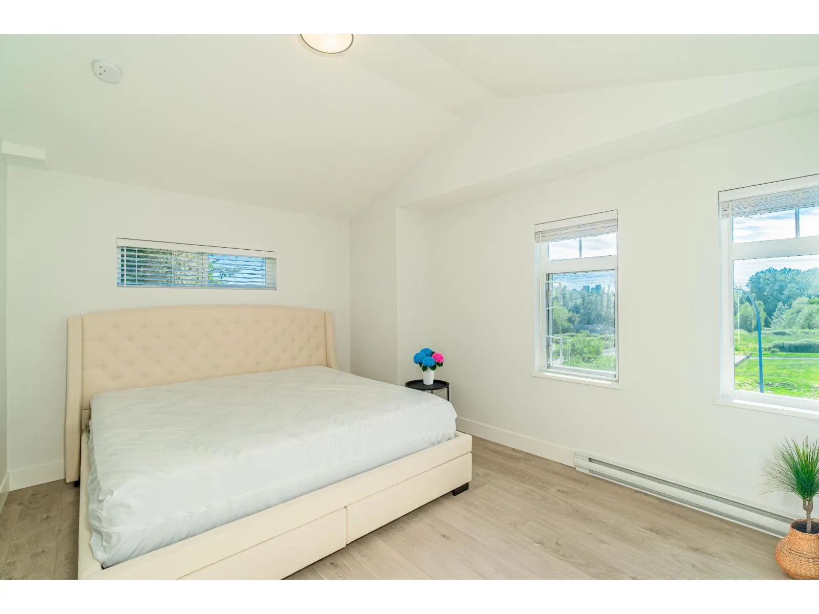 18 2070 OAK MEADOWS DRIVE