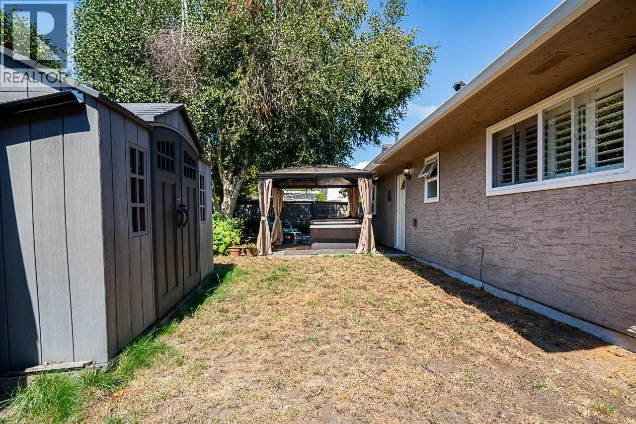 173 ENGLISH BLUFF ROAD