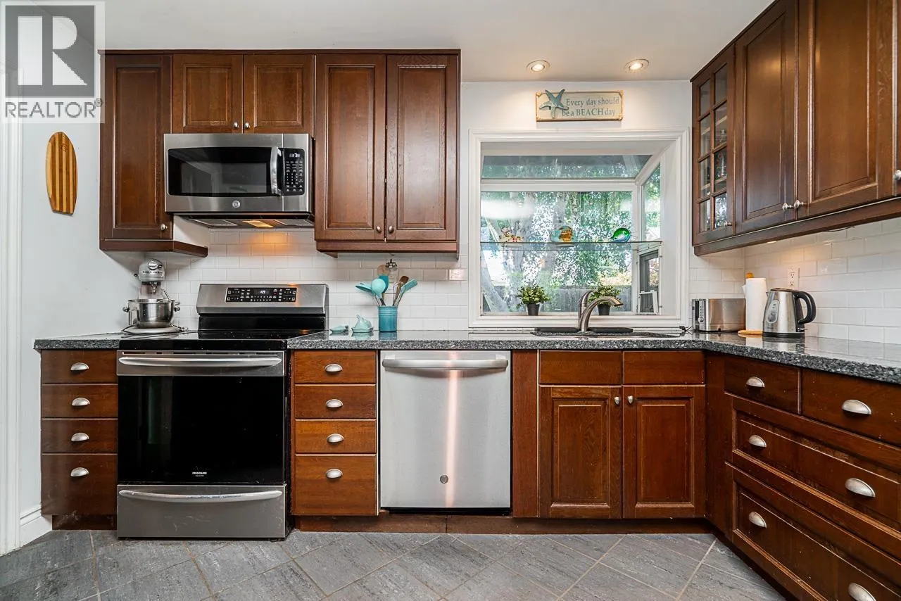 173 ENGLISH BLUFF ROAD