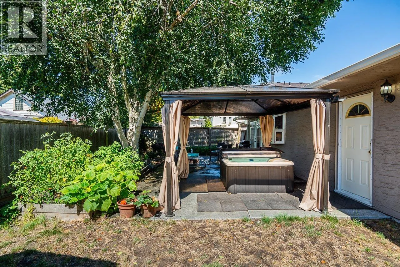 173 ENGLISH BLUFF ROAD