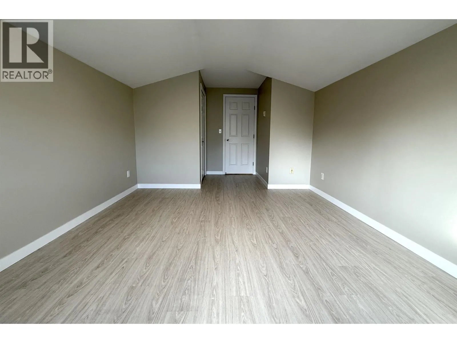 3 10000 FISHER GATE
