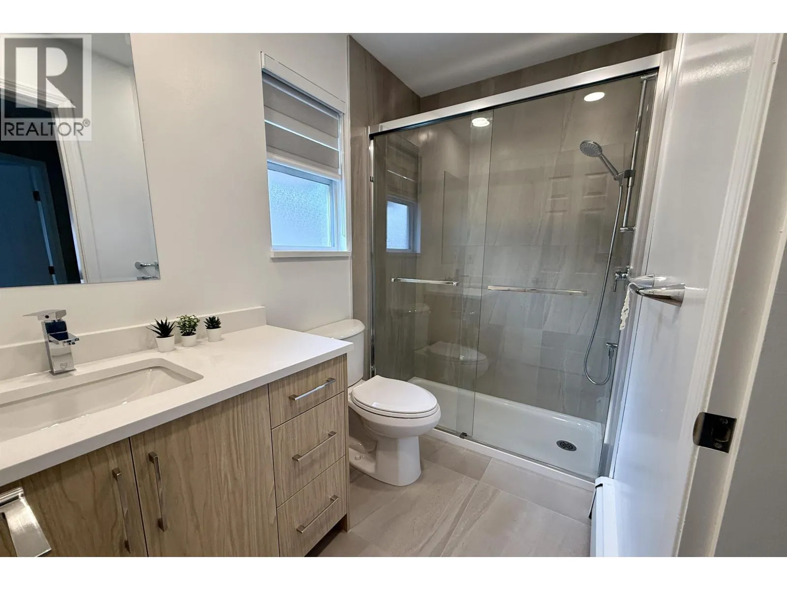 3 10000 FISHER GATE