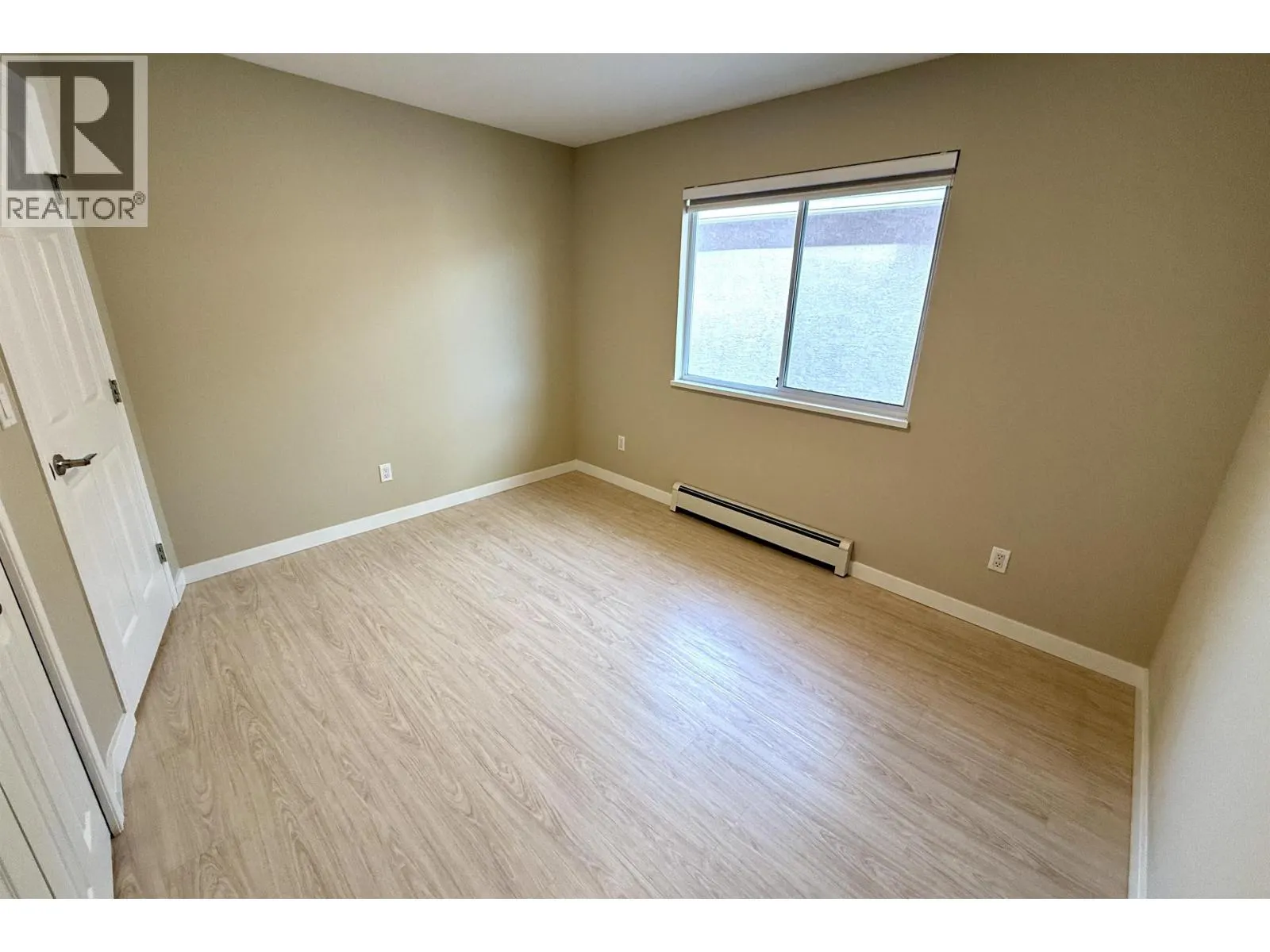 3 10000 FISHER GATE
