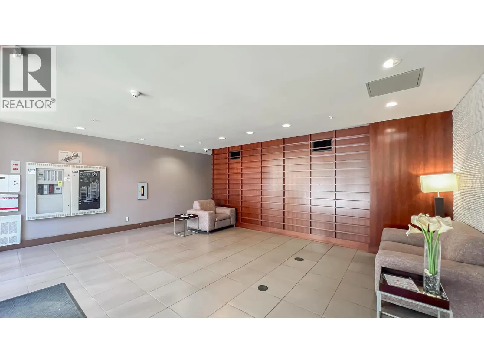 910 8280 LANSDOWNE ROAD