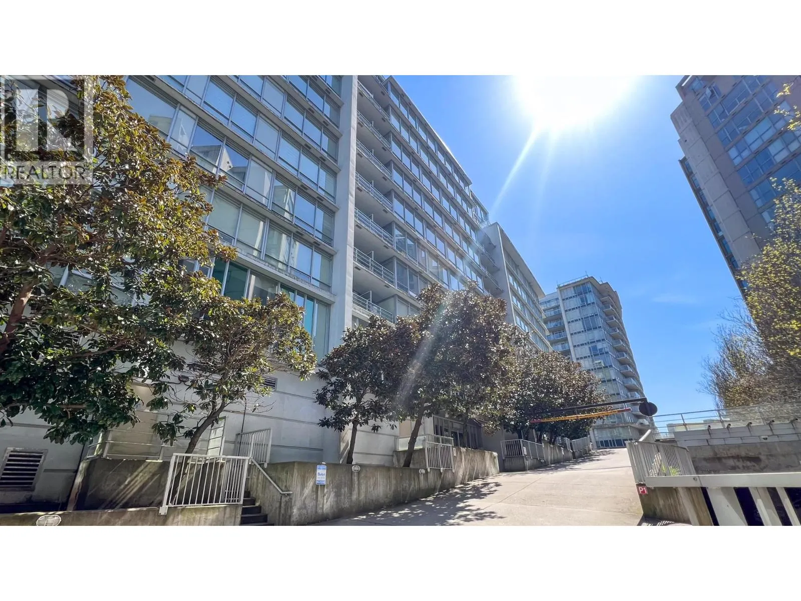 910 8280 LANSDOWNE ROAD