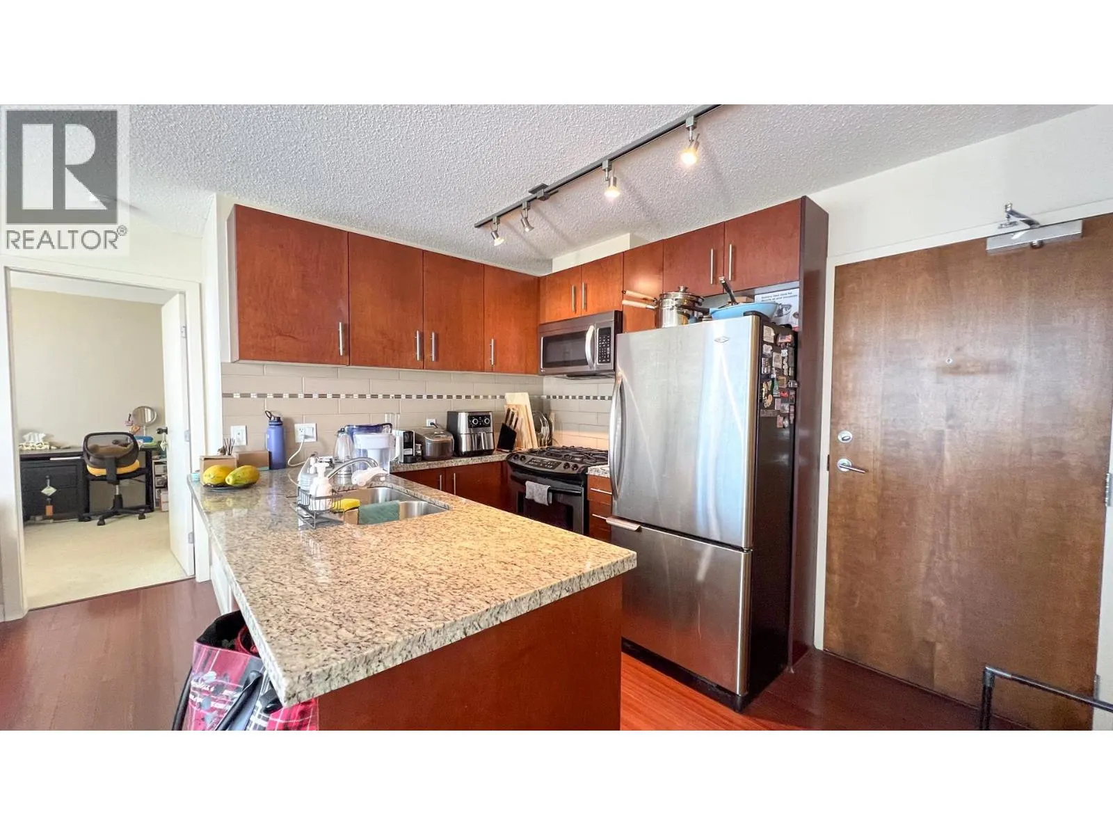 910 8280 LANSDOWNE ROAD
