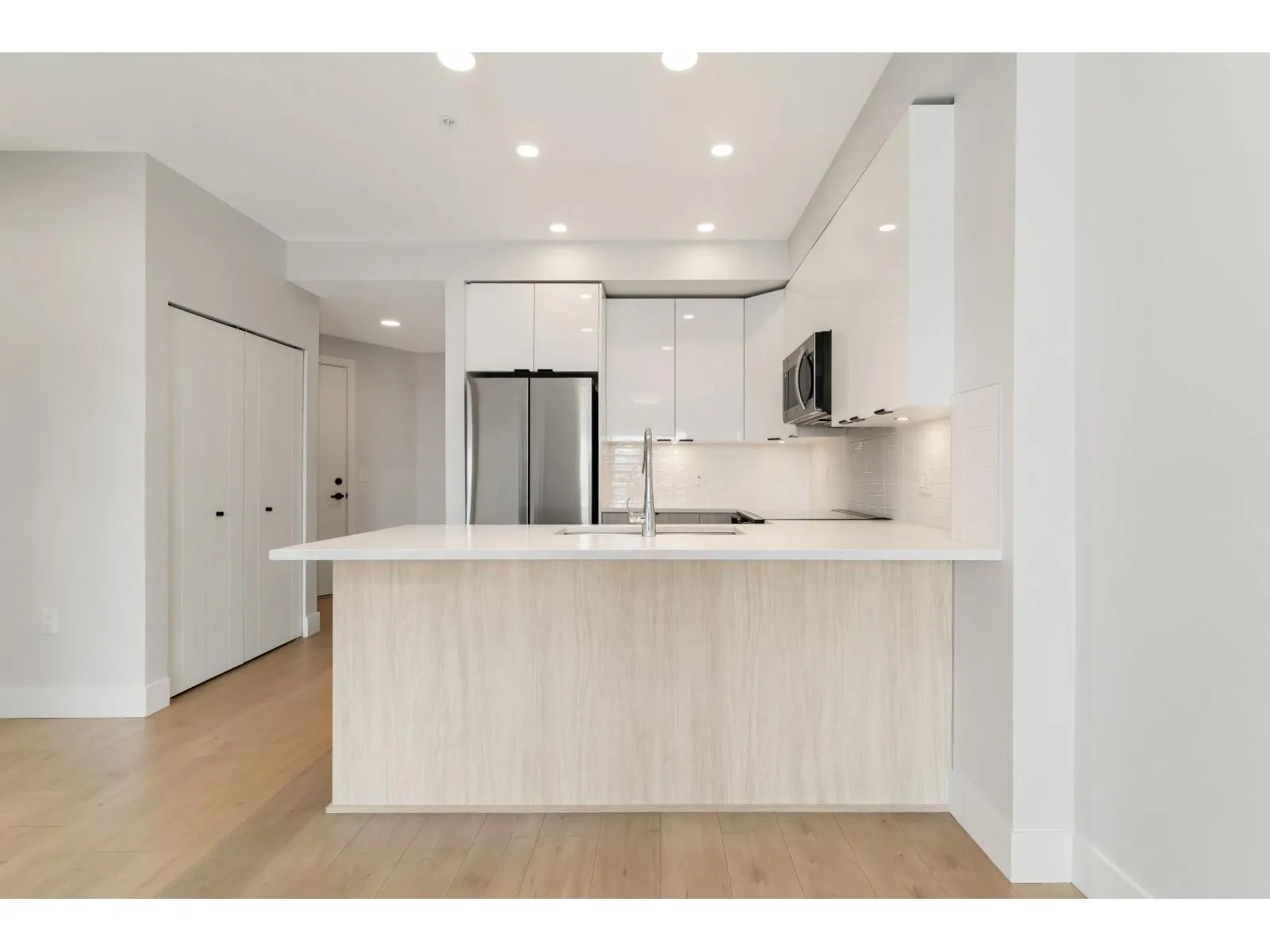 519 20061 FRASER HIGHWAY