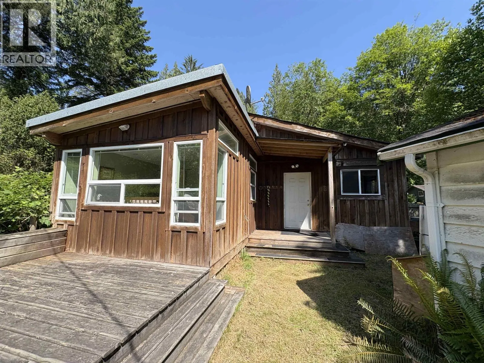 660 ANDY'S BAY ROAD