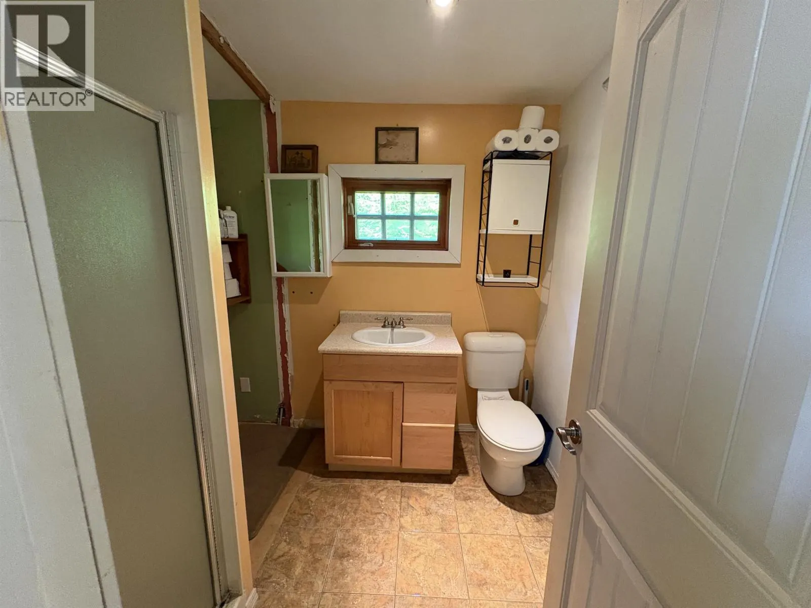 660 ANDY'S BAY ROAD